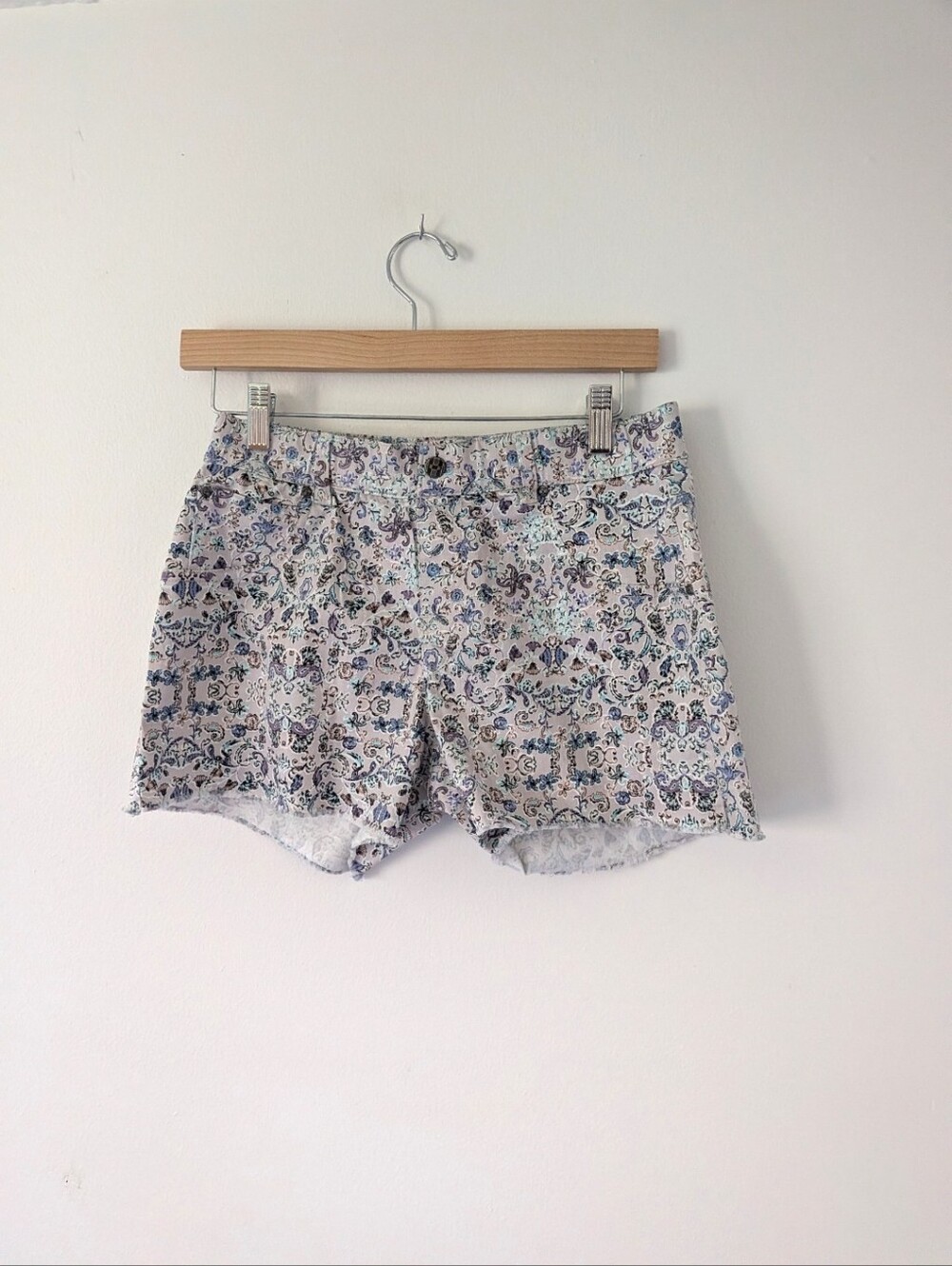 Hue Pull On Floral Denim Shorts